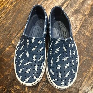 Native Shoes Kids Navy Lightning Slip-On Sneakers boys size 3